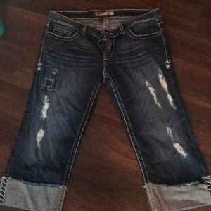 BKE capris heavy distressed look size 32 stretch